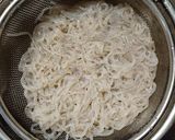 鶏ささみ肉と 白滝 エノキの ごま味噌煮✿作り方2写真