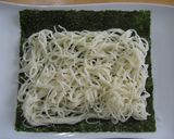 残ったそうめんで♪　そうめんサラダ巻き作り方2写真