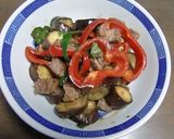 夏野菜と牛こま角切りソテーの、青ジソ混ぜ作り方4写真