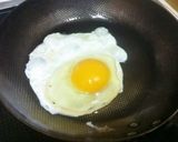 目玉焼き(TURN OVER-EASY)作り方1写真