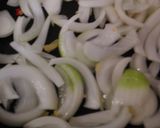豚ばら肉と玉ねぎの辛味噌炒め作り方7写真