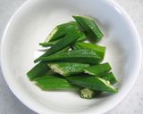 トマトとおくらとワカメの塩麹ナムル作り方3写真