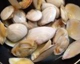 白貝(サラガイ)のバター風味酒蒸し作り方3写真