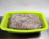 超肉厚でもしっとり！塩麹豚ロース重ね焼き作り方3写真