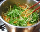 水菜とごぼうの簡単シャキシャキ野菜スープ作り方3写真