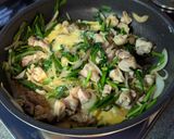 親子おかず♡鶏もも肉とニラのふわふわ卵炒め作り方9写真
