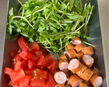 トマトと豆苗とウインナーの卵とじ♪作り方1写真