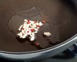 安い早い簡単!新玉ねぎとカニカマの玉子丼作り方3写真