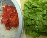 トマト＆レタス春雨スープ作り方1写真