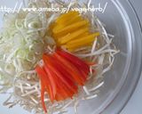 彩りもやし炒め☆エスニック風味作り方1写真