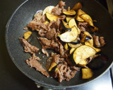 ごま油が香ばしい！ナスと牛肉の和風炒め作り方4写真