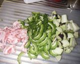 夏の我が家の定番！ゴーヤチャンプル作り方1写真