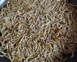 焼き蕎麦のたっぷりキノコ餡かけ作り方1写真