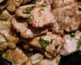 お酢でさっぱり!鶏むね肉のネギ蒸し焼き作り方3写真