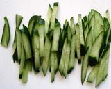 夏野菜とタップリわかめの栄養満点サラダ作り方1写真