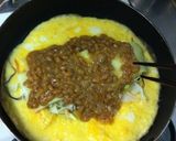 簡単！とろ〜り納豆チーズオムレツ作り方4写真