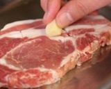 豚肩ロース肉のポートワインソース。作り方3写真