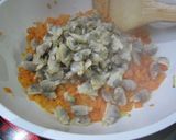 あさりとニラと人参のカラフル卵とじ丼♫作り方4写真