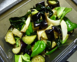 茄子とピーマンとわかめの炒め煮風作り方6写真
