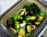 茄子とピーマンとわかめの炒め煮風作り方5写真