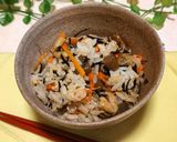 ひじきとこんにゃくのまっくろくろ混ぜご飯作り方5写真