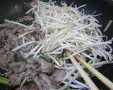 ✩牛肉と野沢菜とモヤシの炒め物✩作り方5写真