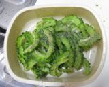 ゴーヤとレバーのグリーンカレー炒め作り方2写真