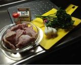鶏とエシャレットの生クリームスープ仕立て作り方1写真