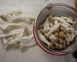 牡蠣とたっぷりキノコ炒め作り方1写真