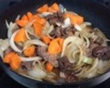 カルビ肉じゃが 元気倍増(*ﾟ▽ﾟ*)作り方3写真
