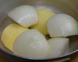 じゃがいもと玉ねぎの豚挽肉煮作り方1写真