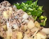 夕食に。ほくほくじゃが芋と挽肉ガーリック肉じゃが作り方7写真