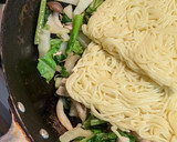 いつもと違う豚肉と小松菜の塩焼きそば作り方6写真
