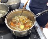 調理実習　一番だしで美味しい肉じゃが作り方5写真