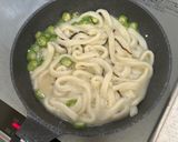 鮭フレークのせ♪塩昆布とオクラのクリーミーうどん作り方4写真