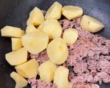 新じゃがいもと挽肉の甘辛とろとろ煮作り方3写真