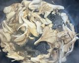 サンマ水煮缶で舞茸の炒め物　きのこ作り方1写真