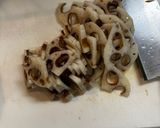 鶏ももとさつまいも・れんこん・舞茸のオイ炒め作り方6写真