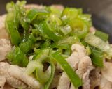 簡単！豚もも肉のねぎ塩タレトッピング！作り方4写真