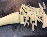 レモンがさわやかな鶏ハムとセロリのマリネ作り方1写真