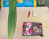 オイルサーディンとニラのパスタ作り方1写真