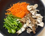 【簡単副菜】もずくの人参しりしり作り方1写真