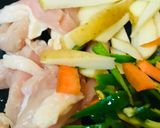鶏肉と三菜のオイスターソース炒め作り方1写真