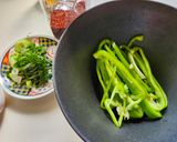 大葉香るピーマンと豚ひき肉と卵の塩ラーメン作り方2写真