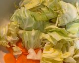 簡単！余り野菜でピリ辛味噌キャベツスープ作り方1写真