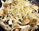 10分！ご飯が進むさば缶ときのこ甘辛生姜炒め作り方4写真