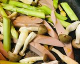 魚肉ソーセージとアスパラガスのマヨ炒め作り方1写真