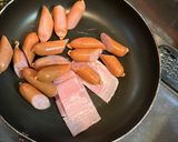 ベーコンとウィンナーの炒め作り方1写真