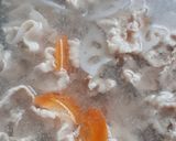 豚肉の茹で汁で☆わかめとたまごのスープ作り方1写真