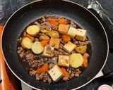 新じゃがいもと厚揚げの豚ひき肉炒め煮作り方7写真